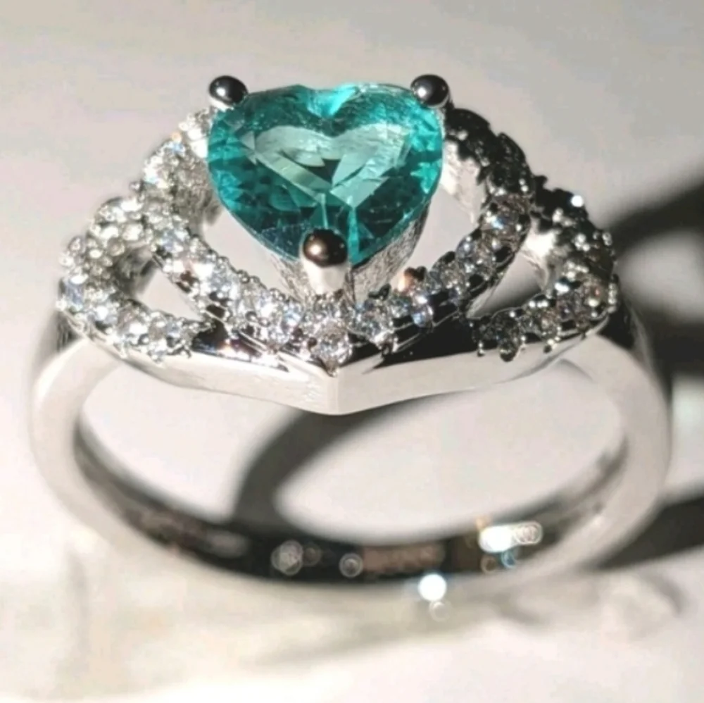 boutique elegant heart